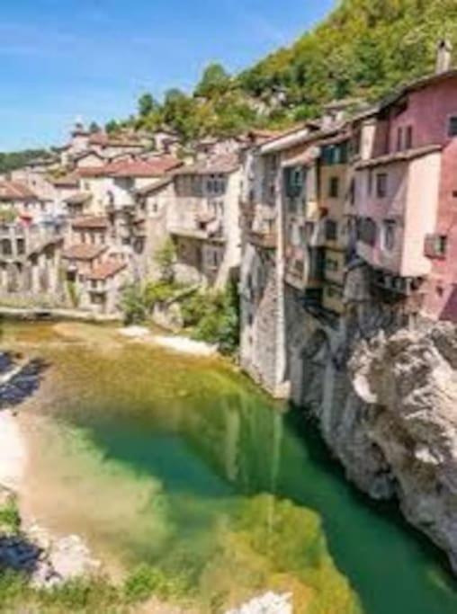 Confortable Au Pied Du Vercors Pont-en-Royans Exterior photo